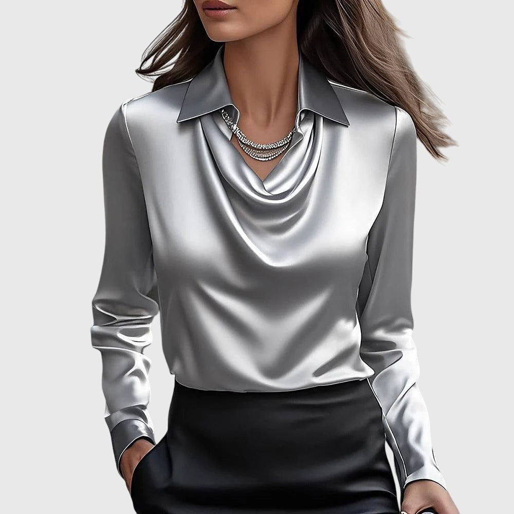 Anneliese™ | Bluse mit edlem Glanz & Faltenausschnitt