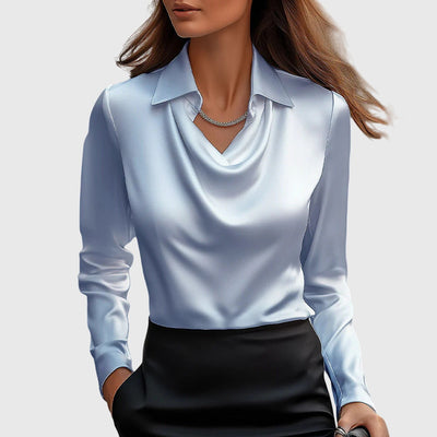 Anneliese™ | Bluse mit edlem Glanz & Faltenausschnitt