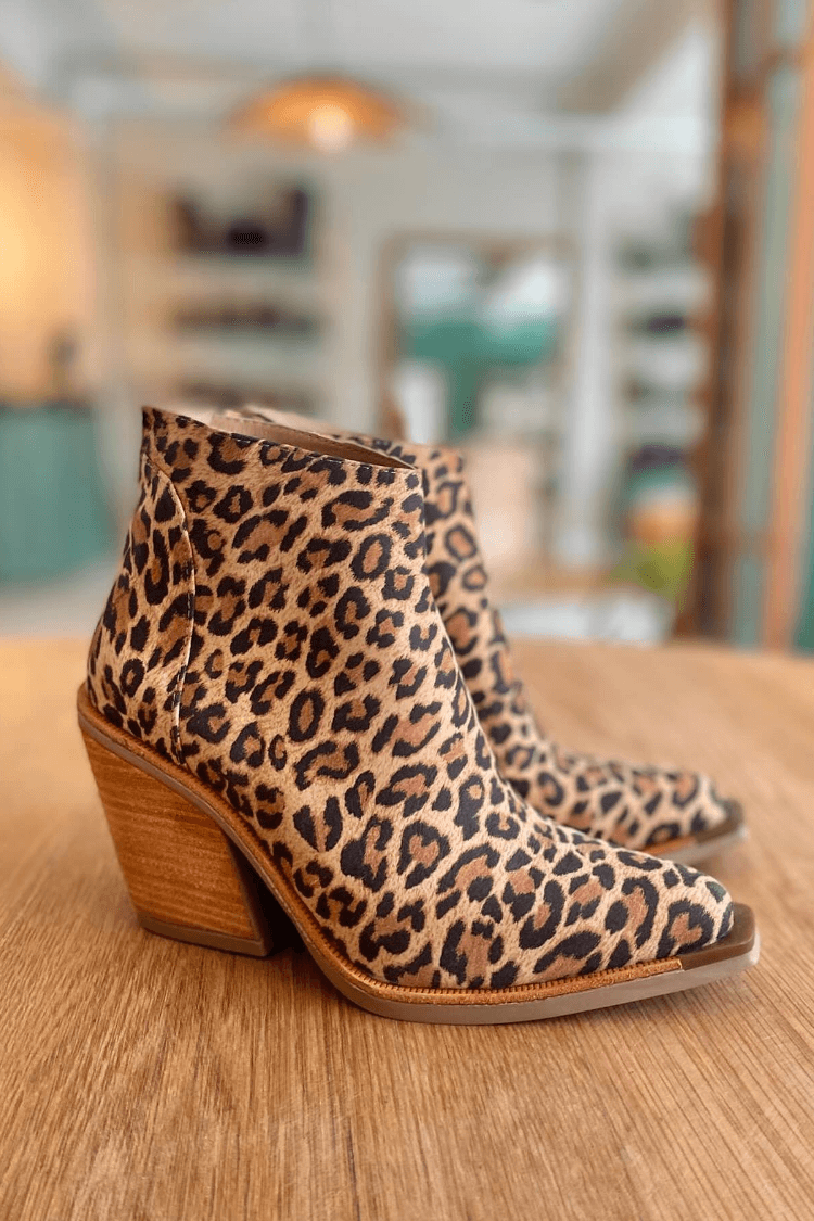 VIVILY | Leo-Print Stiefeletten