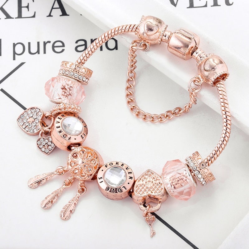 VIVILY | Elegantes Armband mit romantischen Rosen und silbernen Anhängern