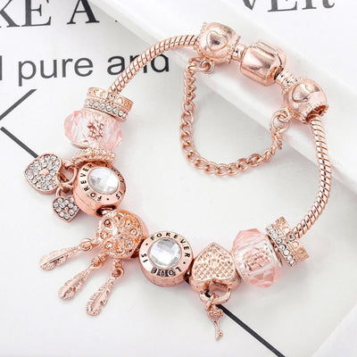 VIVILY | Elegantes Armband mit romantischen Rosen und silbernen Anhängern