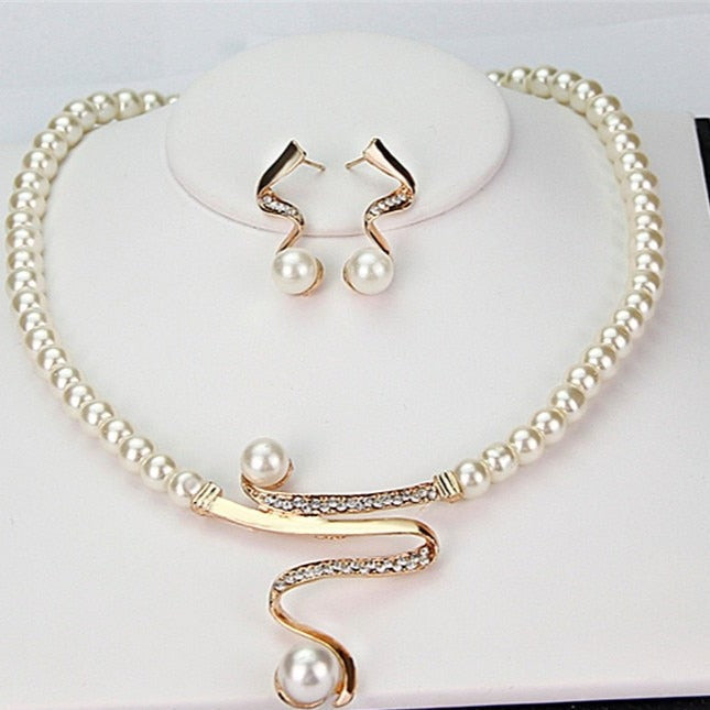 VIVILY | Elegantes Set aus Halskette und Ohrringen mit Naturperlen