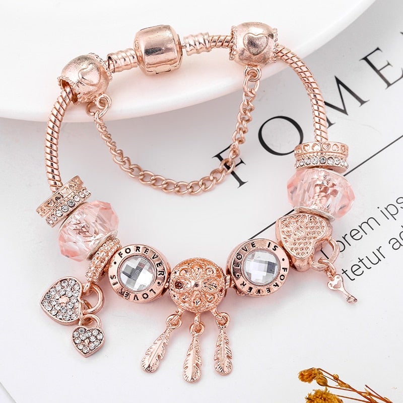 VIVILY | Elegantes Armband mit romantischen Rosen und silbernen Anhängern