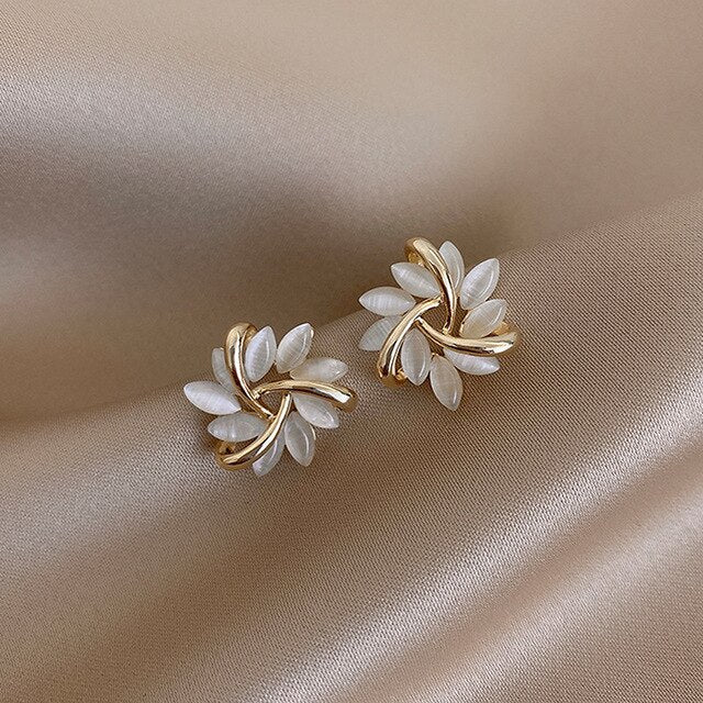 VIVILY | Elegante weiße Ohrringe aus Gold