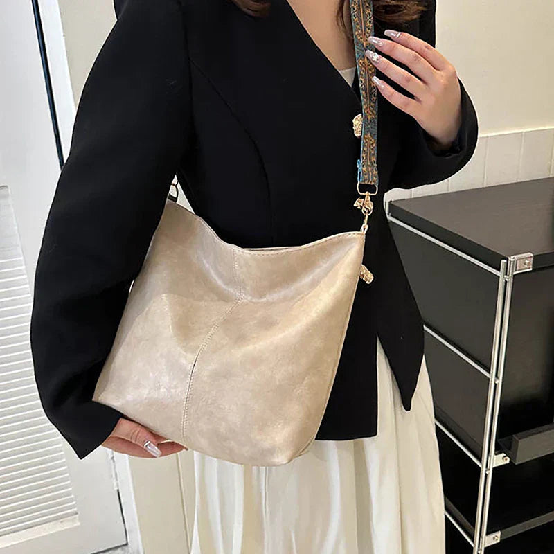Marianne™ | Klassische Schultertasche mit verstellbarem Muster-Riemen