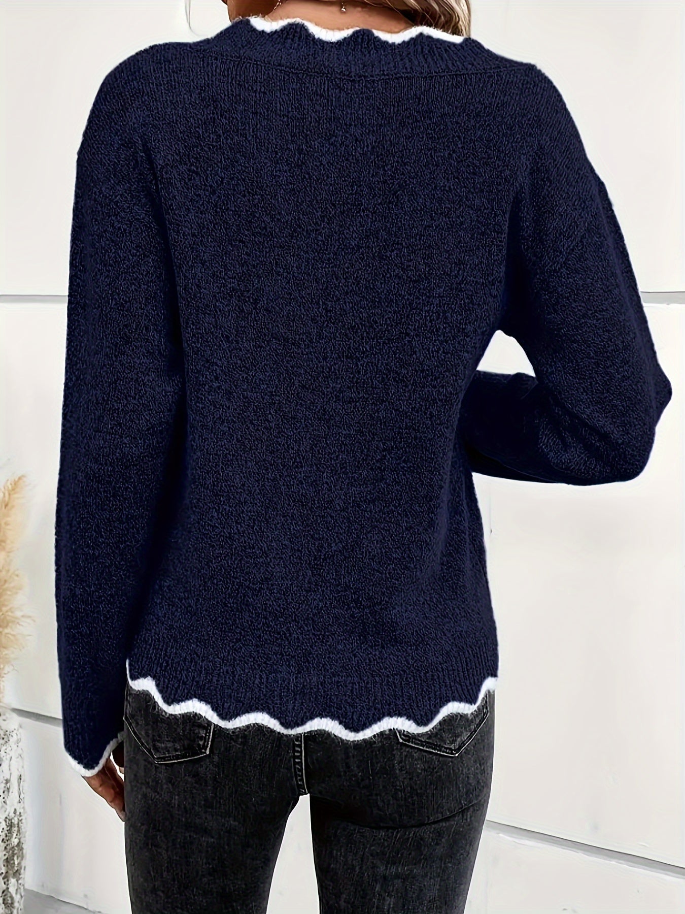VIVILY | Pullover mit V-Ausschnitt und Wellenkante