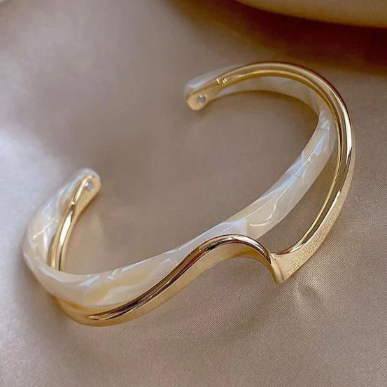 VIVILY | Elegante Schmuckstücke mit verzauberndem weißen Opal