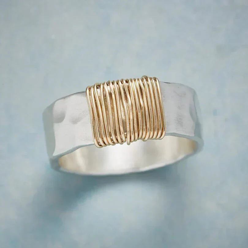 VIVILY | Goldener Boho Fäden Ring
